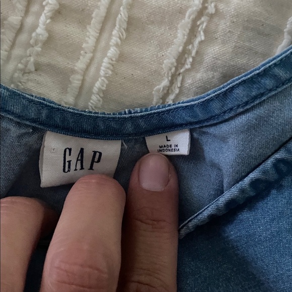 Womens GAP Charmbray Ruffle Tank size Large - Picture 4 of 4